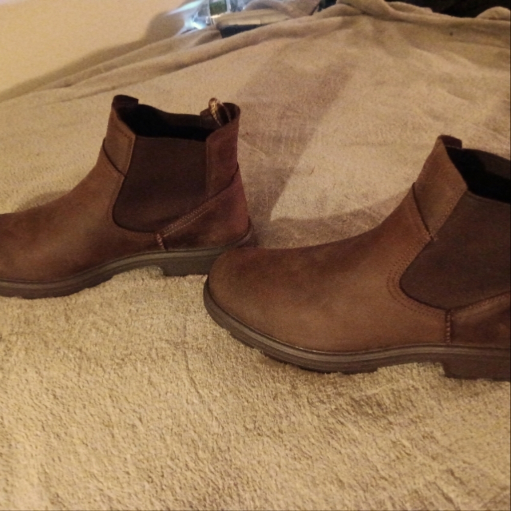 UGG Biltmore Chelsea Boots. Size 11 Brown